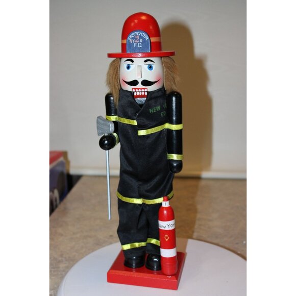 Nutcracker - New York Firefighter - 12" - Picture 5 of 5